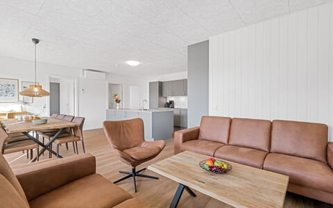 Fita - 450M from the Sea: Piso, Diseño De Interiores, Suelo, Mueble, Madera, Techo, Suelos De Madera, Habitación, Sofá, Sala