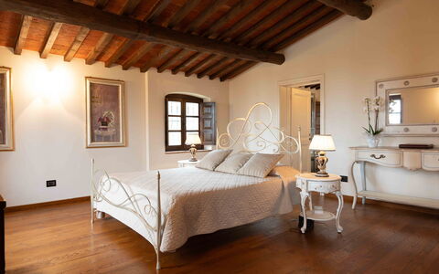Tenuta di Mezzo: Mueble, Cama, Diseño De Interiores, Habitación, Piso, Madera, Techo, Suelo, Lecho, Habitación