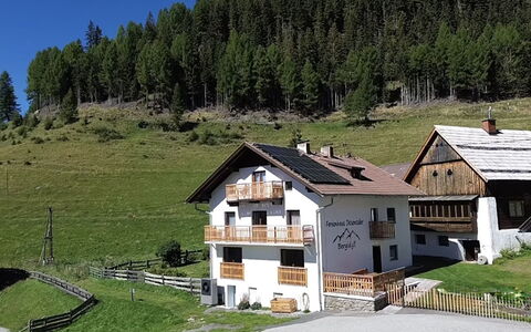 Dösentaler Bergidyll: Casa, Cabaña, Casa, Área Rural, Asentamientos Humanos, Pueblo, Pendiente, Casa De Campo, Pueblo De Montaña, Balcón