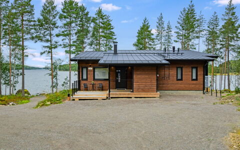 Jäkälänkallion Ranta: Techo, Casa, Vía Muerta, Cabaña, Yarda, Madera Dura, Diseño, Edificios Del Jardín, Manchas De Madera, Casa De Campo