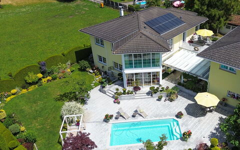 Sonnenpanorama: Suelo, Techo, Piscina, Recurso, Diseño, Silla, La Luz Del Día, Hotel, Villa, Ático