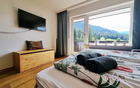 Edelweiss: Mueble, Diseño De Interiores, Habitación, Habitación, Cama, Almohada, Lecho, Sábana, Arrojar La Almohada