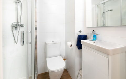 Caribe: Baño, Arreglo De Tubería, Diseño De Interiores, Piso, Asiento Del Baño, Suelo, Baño, Plomería, Lavabo, Habitación
