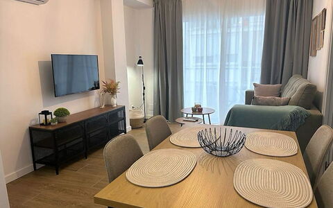 Caribe: Mueble, Piso, Diseño De Interiores, Suelo, Madera, Habitación, Mesa, Cocina Y Comedor Mesa, Silla, Casa