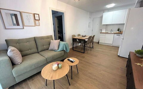 Caribe: Mueble, Piso, Suelo, Diseño De Interiores, Madera, Suelos De Madera, Habitación, Mesa, Departamento, Silla