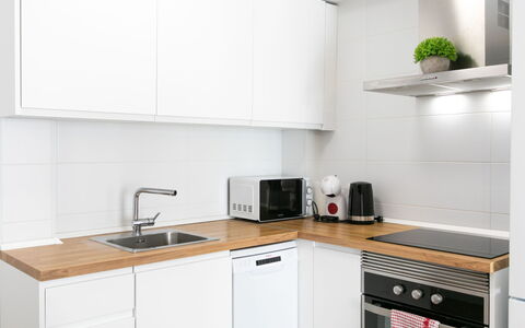 Caribe: Cocina, Aparato De Cocina, Mostrador, Gabinetes, Piso, Mueble, Electrodoméstico, Madera, Diseño De Interiores, Electrodoméstico