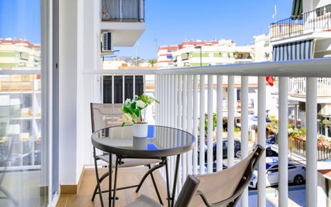 Caribe: Departamento, Balcón, Condominio, Porche, Hotel, Pretil, Aluminio, Planta De Casa
