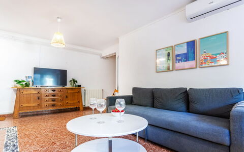Popa: Mueble, Diseño De Interiores, Sofá, Piso, Suelo, Sala, Habitación, Mesa, Televisión, Departamento