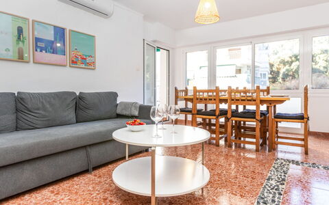 Popa: Piso, Mueble, Suelo, Diseño De Interiores, Sofá, Sala, Habitación, Departamento, Techo, Casa