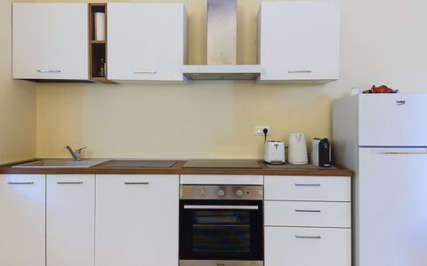 Linaglia: Aparato De Cocina, Gabinetes, Cocina, Madera, Electrodoméstico, Piso, Mostrador, Diseño De Interiores, Mueble, Habitación