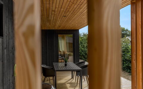 Munibert - 100M from the Sea: Madera, Madera Dura, Manchas De Madera, Tablón, Madera Contrachapada, Suelos De Madera, Material Natural, Maderas, Sombra, Cubierta