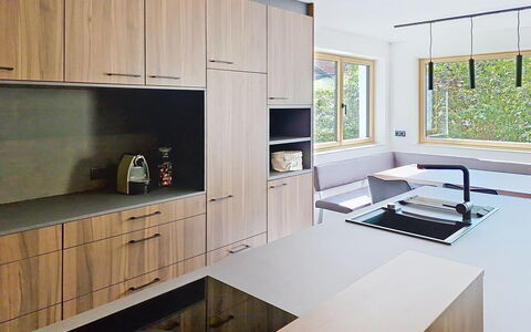 Das Maridl: Mostrador, Diseño De Interiores, Piso, Cocina, Mueble, Madera, Gabinetes, Suelo, Aparato De Cocina, Techo