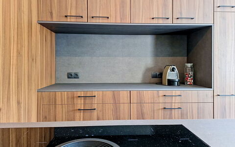 Das Maridl: Madera, Diseño De Interiores, Piso, Gabinetes, Mueble, Mostrador, Suelo, Cocina, Alacena, Manchas De Madera