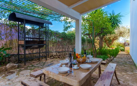 Sa Serra: Mueble, Silla, Mueble Para Exteriores, Recurso, Sombra, Eco Hotel, Jardín, Patio Interior, Cocina Y Comedor Mesa, Mesa Al Aire Libre