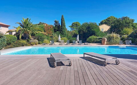 Casa San Ciprianu: Piscina, Recurso, Sombra, Eco Hotel, Mueble Para Exteriores, Paisajismo, Jardín, Hacienda, Villa