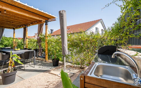 Le Vito: Mueble Para Exteriores, Mueble, Sombra, Silla, Eco Hotel, Cubierta, Mesa Al Aire Libre, Ocio, Jardín, Patio