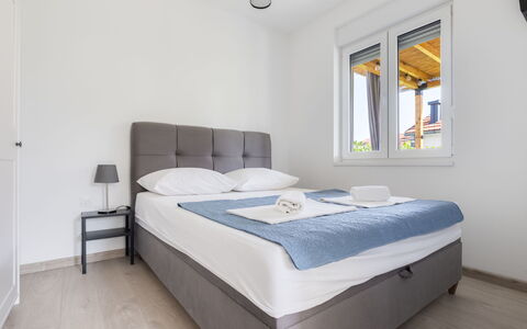 Le Vito: Habitación, Diseño De Interiores, Cama, Mueble, Suelo, Lecho, Casa, Sábana, Habitación, Marco De La Cama