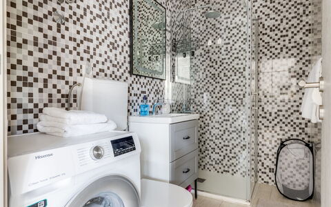 Le Vito: Diseño De Interiores, Pared, Piso, Suelo, Baño, Arreglo De Tubería, Mueble, Casa, Loseta, Mueble De Baño