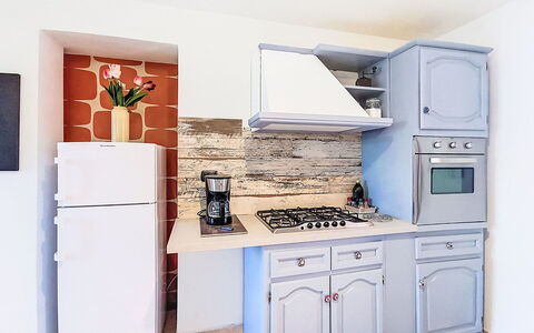 La Tana del Granchio: Cocina, Aparato De Cocina, Electrodoméstico, Mueble, Gabinetes, Mostrador, Diseño De Interiores, Estufa De Cocina, Madera, Piso