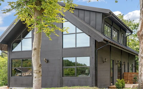Geeske - 1.1Km from the Sea: Madera, Vía Muerta, Cabaña, Casa, Inmuebles, Edificios Del Jardín, Madera Dura, Casa De Campo, Tablón, Yarda