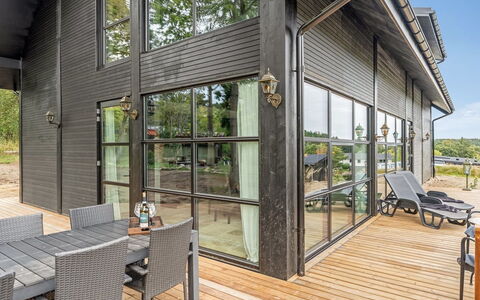 Geeske - 1.1Km from the Sea: Madera, Casa, Cabaña, Vía Muerta, Porche, Cubierta, Madera Dura, Inmuebles, Tablón, Diseño