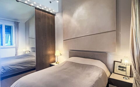 Borgo dei Fiori: Mueble, Diseño De Interiores, Cama, Pared, Habitación, Suelo, Piso, Techo, Madera, Habitación