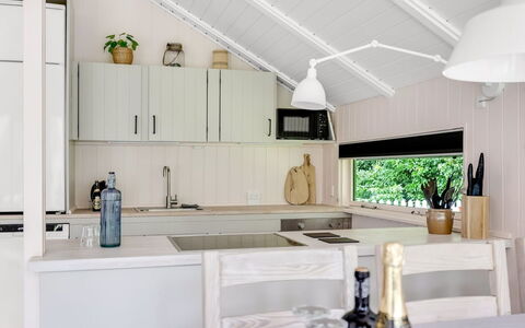 Ejler - 30Km from the Sea: Diseño De Interiores, Cocina, Mueble, Mostrador, Piso, Madera, Techo, Lámpara, Suelo, Aparato De Cocina