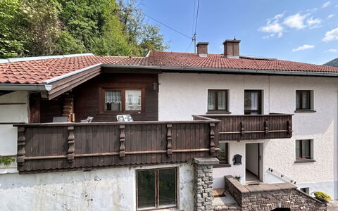 Ferienhaus Christl: Puerta, Cabaña, Balcón, La Luz Del Día, Pueblo De Montaña
