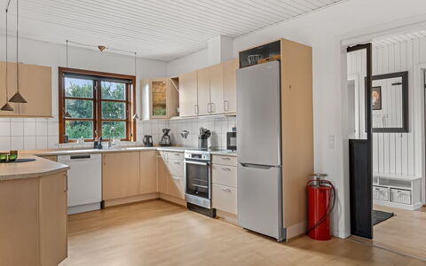 Anarosa - 6Km from the Sea: Cocina, Piso, Diseño De Interiores, Madera, Mueble, Suelo, Aparato De Cocina, Techo, Gabinetes, Mostrador