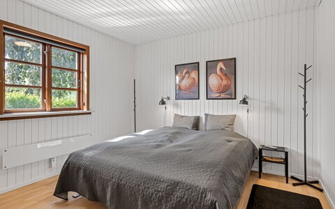 Anarosa - 6Km from the Sea: Habitación, Madera, Piso, Cama, Diseño De Interiores, Techo, Suelo, Lecho, Sábana, Suelos De Madera
