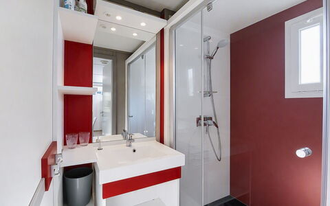 A Casetta: Baño, Arreglo De Tubería, Piso, Suelo, Lavabo, Diseño De Interiores, Lavabo Del Baño, Grifo, Plomería, Baño
