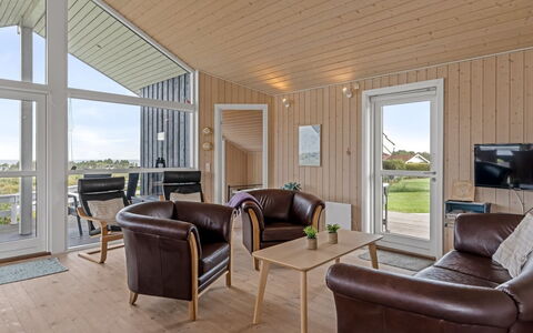 Taneli - 400M from the Sea: Madera, Casa, Puerta, Cabaña, Casa, Porche, Vía Muerta, Techo, Inmuebles, Madera Dura