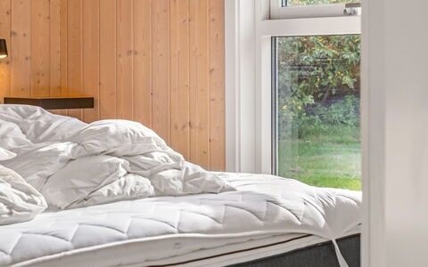 Taneli - 400M from the Sea: Habitación, Linos, Sábana, Lecho, Cama, Marco De La Cama, Colchón, Madera Dura, Funda Nordica