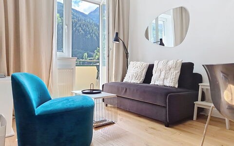 Franz Josef: Mueble, Diseño De Interiores, Pared, Piso, Suelo, Textil, Habitación, Casa, Encendiendo, Sala