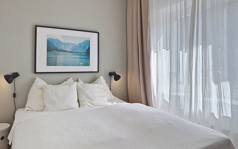 Franz Josef: Mueble, Cama, Diseño De Interiores, Habitación, Pared, Lecho, Sábana, Linos, Habitación, Suelo