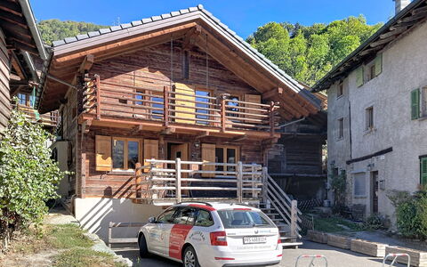 Perray 22: Casa, Puerta, Cabaña, Balcón, Vía Muerta, Cuarto De Troncos, Escalera