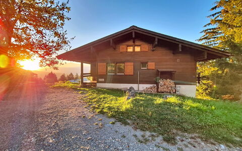Valdemosa: Casa, Paisaje, Cabaña, Casa, Área Rural, Techo, Pendiente, Cuarto De Troncos, Alerce, \Choza