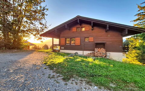 Valdemosa: Casa, Arquitectura, Paisaje, Área Rural, Cabaña, Casa, Techo, El Terreno Del Lote, Pendiente, Casa De Campo