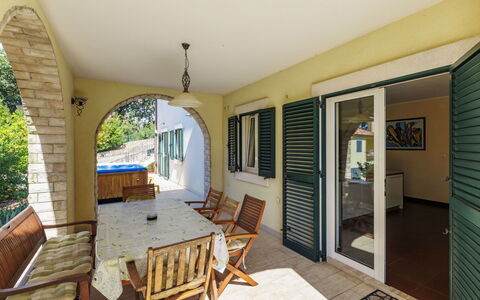 Istria Serenity: Suelo, Manchas De Madera, Planta De Casa, Balcón, Hacienda, Inicio De La Puerta, Porche, Villa