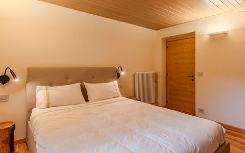 Dorian: Cama, Diseño De Interiores, Mueble, Habitación, Piso, Pared, Suelo, Sábana, Lecho, Madera