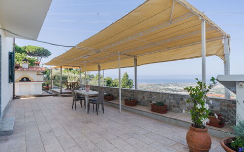 L'Edera e Il Mare: Sombra, Maceta, Silla, Mueble Para Exteriores, Planta De Casa, Estructura Al Aire Libre, Balcón, Pabellón, Eco Hotel, Pérgola