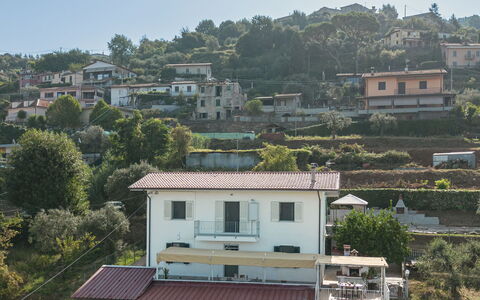 L'Edera e Il Mare: Barrio Residencial, Casa, Casa, Techo, Asentamientos Humanos, Área Rural, Balcón, Pueblo, Suburbio, Cabaña