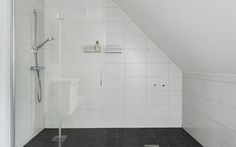 Björkfjärden: Piso, Suelo, Arreglo De Tubería, Loseta, Techo, Baño, Plomería, Ducha