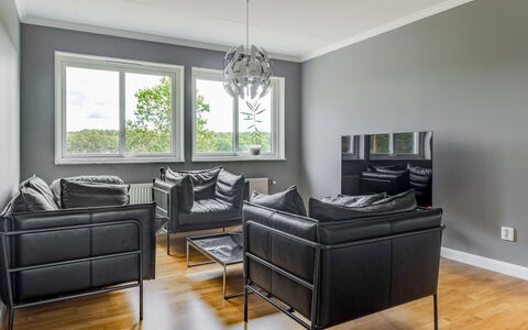 Björkfjärden: Piso, Diseño De Interiores, Mueble, Suelo, Sofá, Departamento, Sala, Casa, Techo