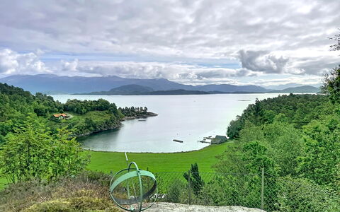 Nonstuo: Cuerpo De Agua, Naturaleza, Paisaje Natural, Vegetación, Nube, Tierras Altas, Paisaje, Colina, Costeras Y Los Accidentes Geográficos Oceánico, Banco