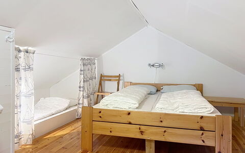 Nonstuo: Mueble, Diseño De Interiores, Cama, Madera, Suelo, Habitación, Piso, Techo, Habitación, Encendiendo