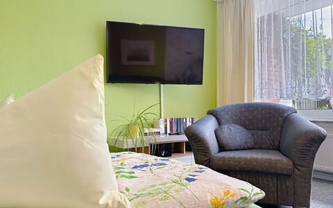 Meyer: Mueble, Diseño De Interiores, Suelo, Habitación, Piso, Encendiendo, Textil, Casa, Cortina, Cubiertas De Ventanas