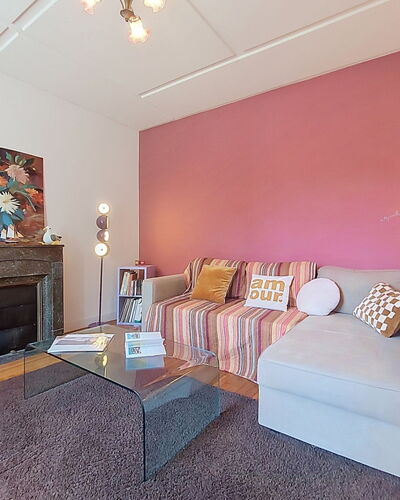 Ty Kernallec: Mueble Para Exteriores, Arbusto, Casa, Mesa Al Aire Libre, Mueble, Casa, Jardín, Césped, Patio Interior, Inmuebles