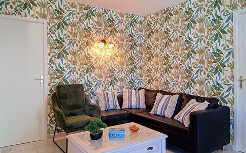 L'Ileau: Mueble Para Exteriores, Arbusto, Casa, Mesa Al Aire Libre, Mueble, Casa, Jardín, Césped, Patio Interior, Inmuebles