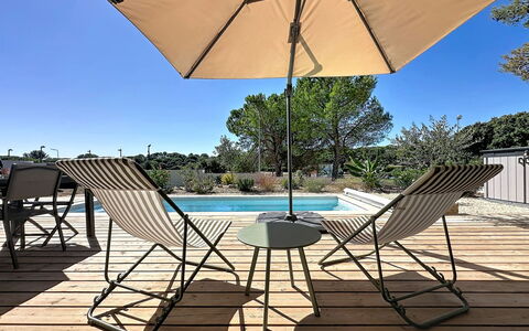 Villa Anglada: Mueble Para Exteriores, Arbusto, Casa, Mesa Al Aire Libre, Mueble, Casa, Jardín, Césped, Patio Interior, Inmuebles